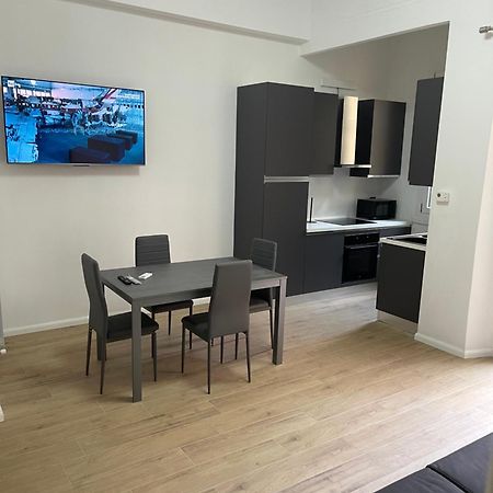 Ampio Bilocale Zona Navigli Apartment Milano Ngoại thất bức ảnh